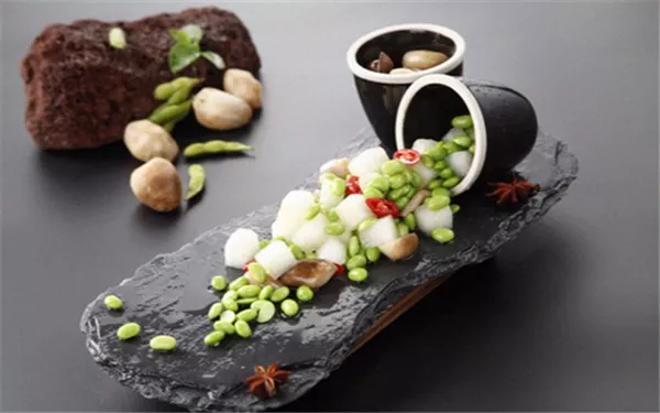 ‘熊猫体育首页’《变形金刚5》发布新剧照 热破撩妹技能MAX(图3) 熊猫体育首页